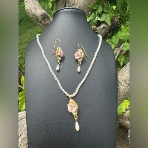 1928 Gold Tone Faux pearl porcelain Rose necklace set